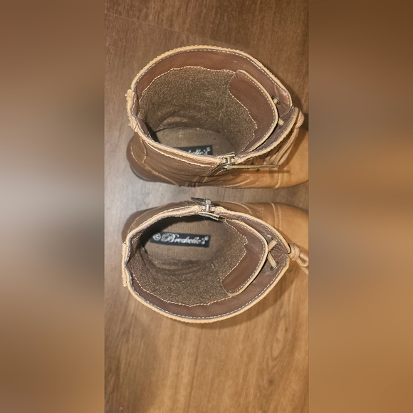 Brown Lace-Up Boots - Picture 5 of 7